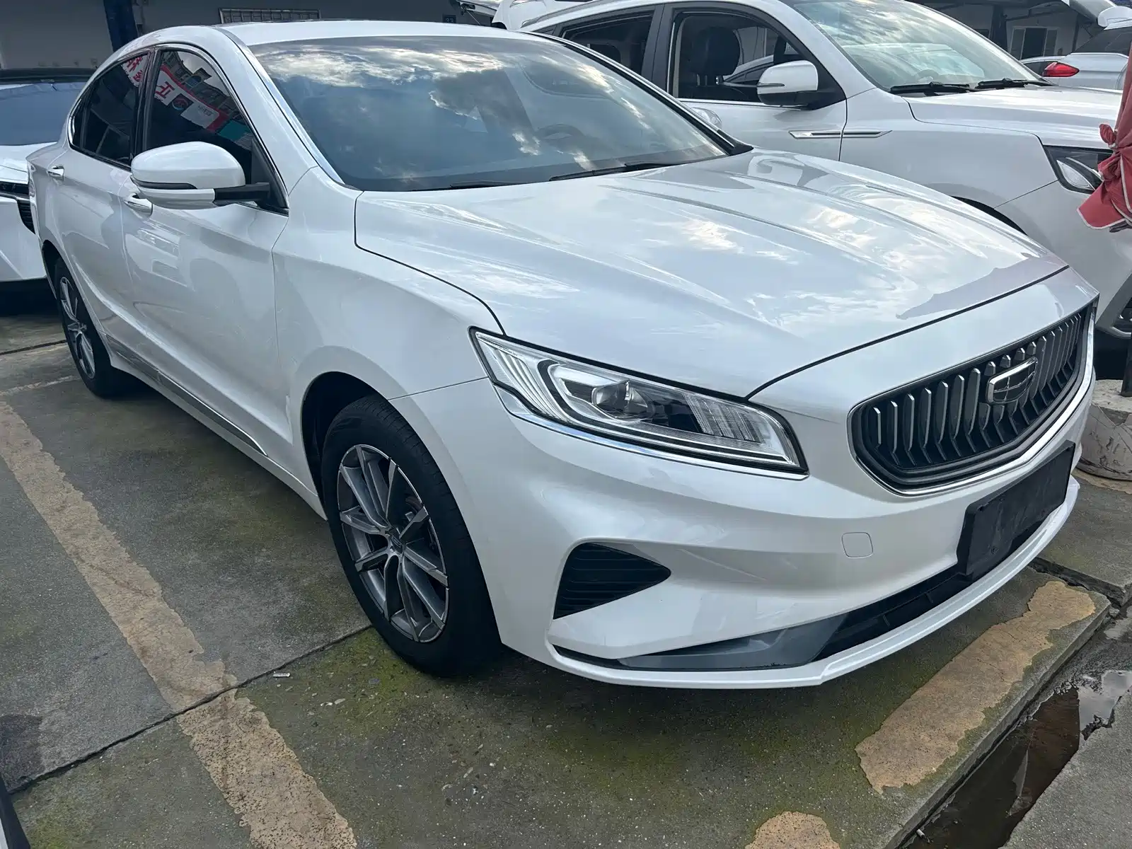 Фото 3 - Geely Borui