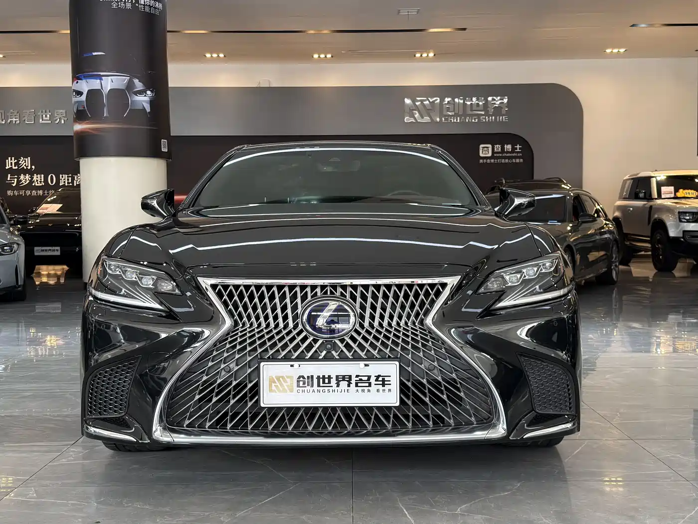 Lexus LS 2018 500h Executive Edition China VI фото 2