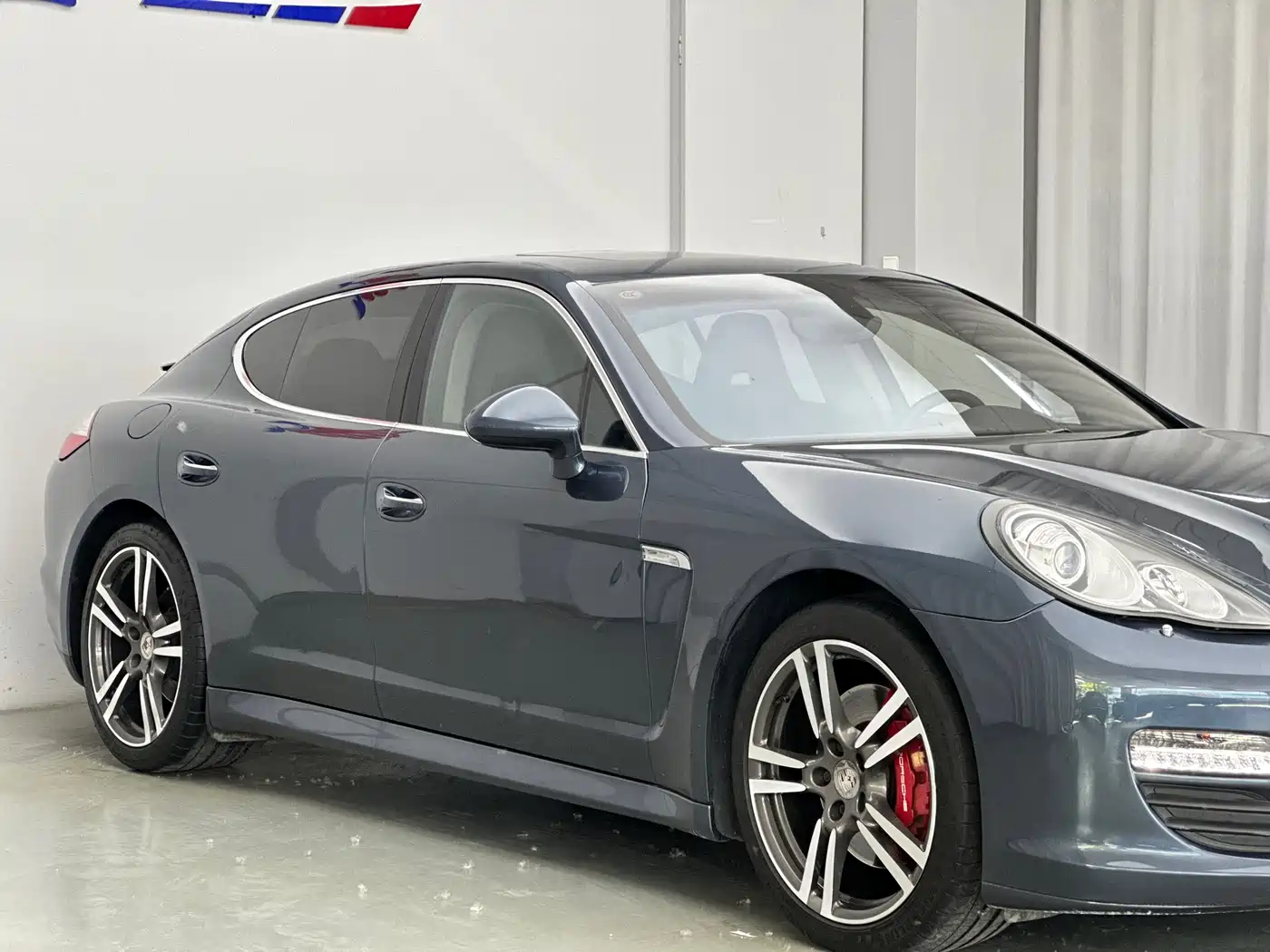 Porsche Panamera 2010 Model Panamera S 4.8L фото 7