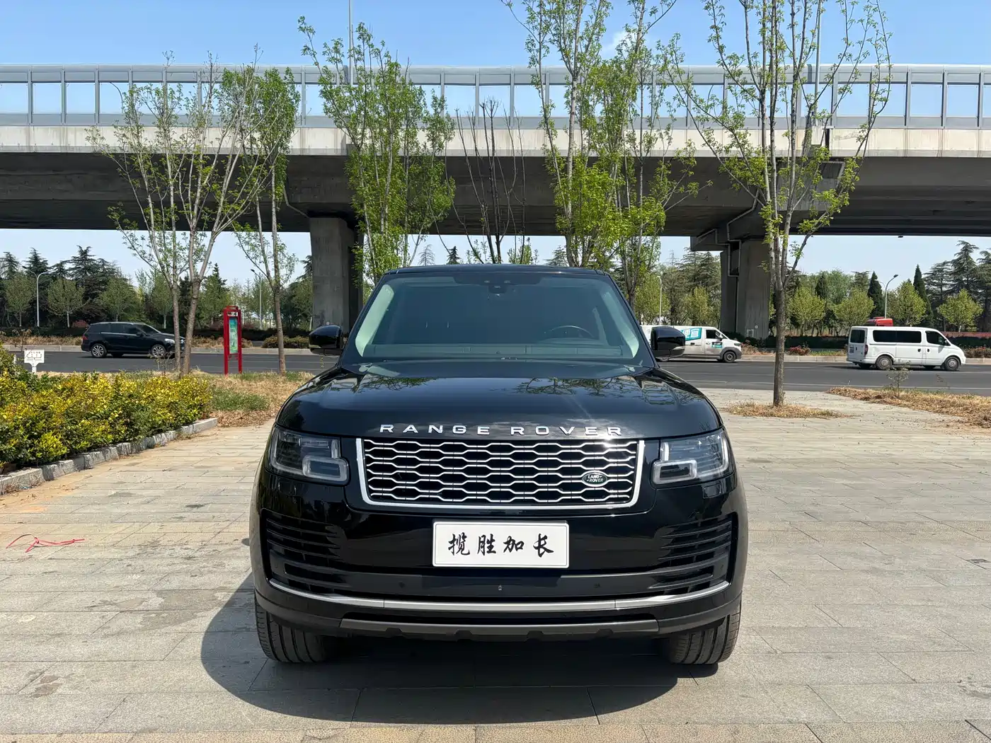 Land Rover Range Rover 2019 3.0 SC V6 Heritage Extended Edition фото 2