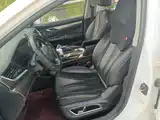 Фото 8 - Geely Borui