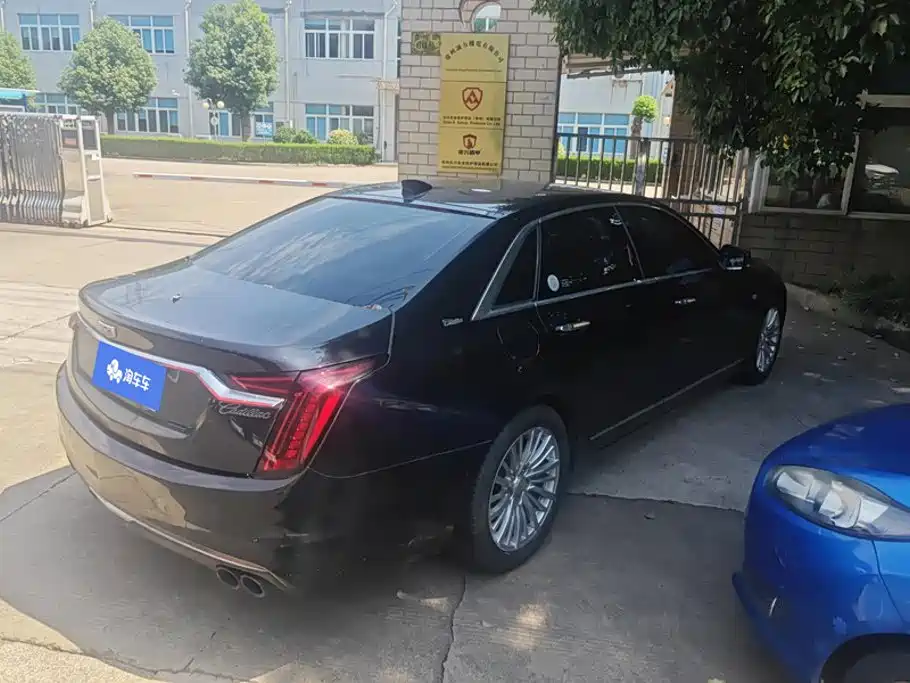 Photo 3 - Cadillac CT6