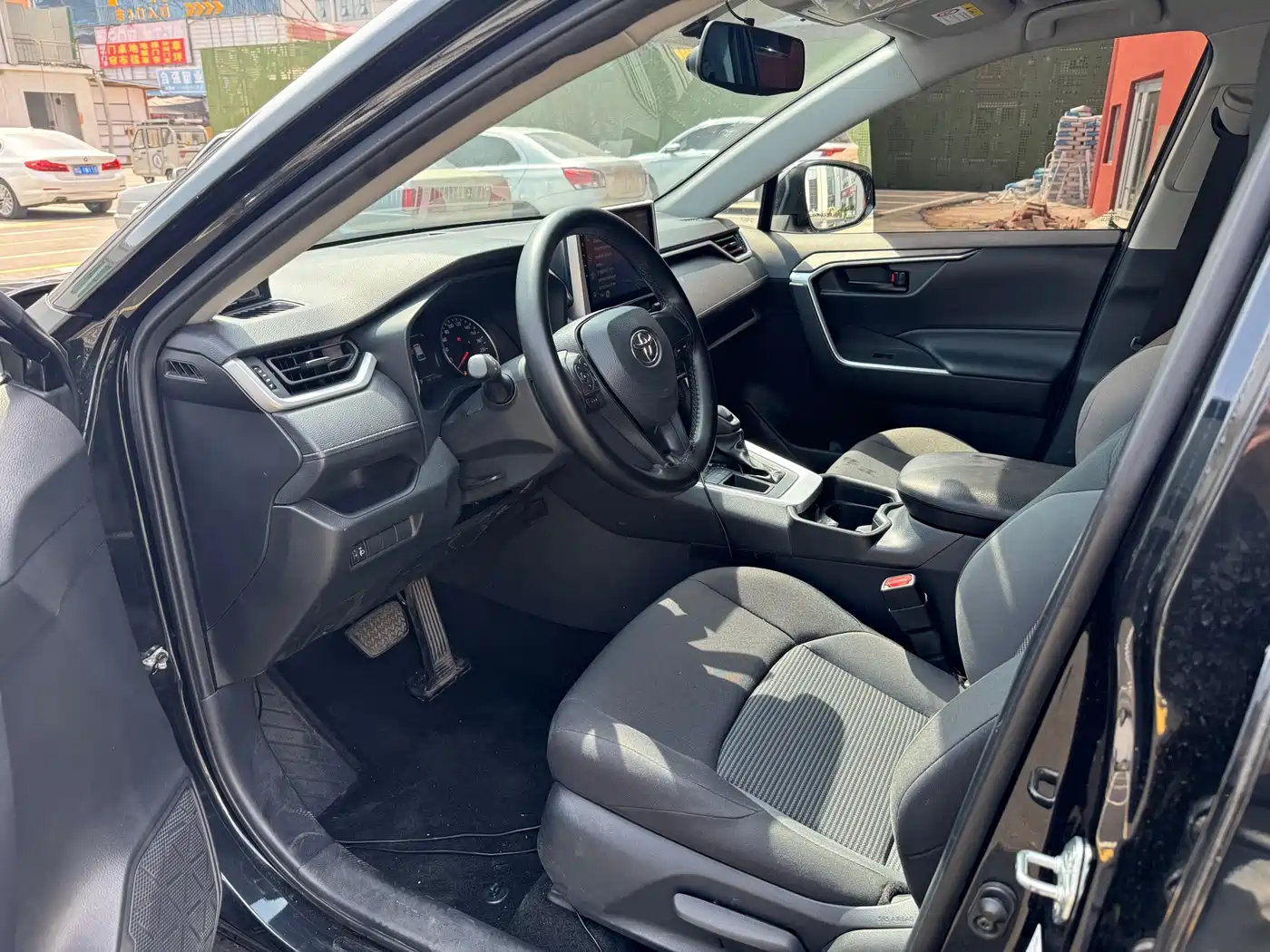 Toyota Wildlander 2022 2.0L CVT FWD Leading Edition фото 5