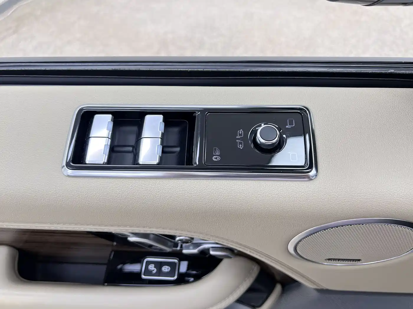 Land Rover Range Rover 2018 3.0 SC V6 Vogue Heritage Extended Edition фото 37