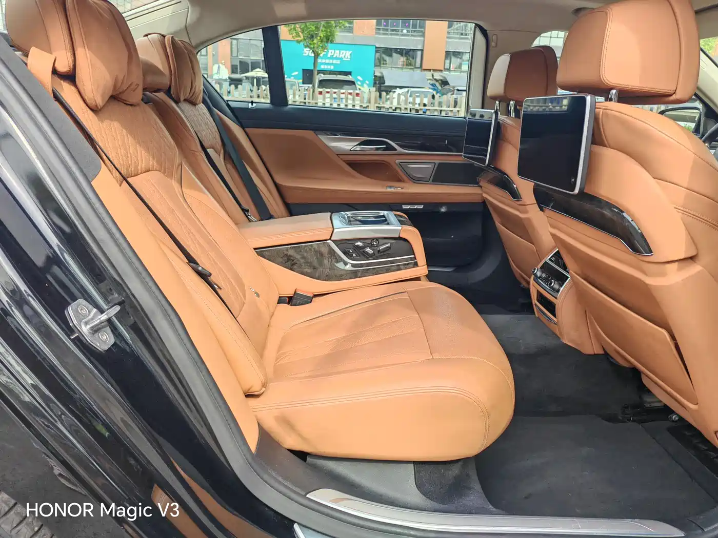 BMW 7 Series 2016 730Li Luxury фото 23