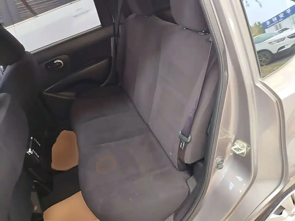 Nissan Livina 2015 2015 1.6XE Manual Comfort Edition
