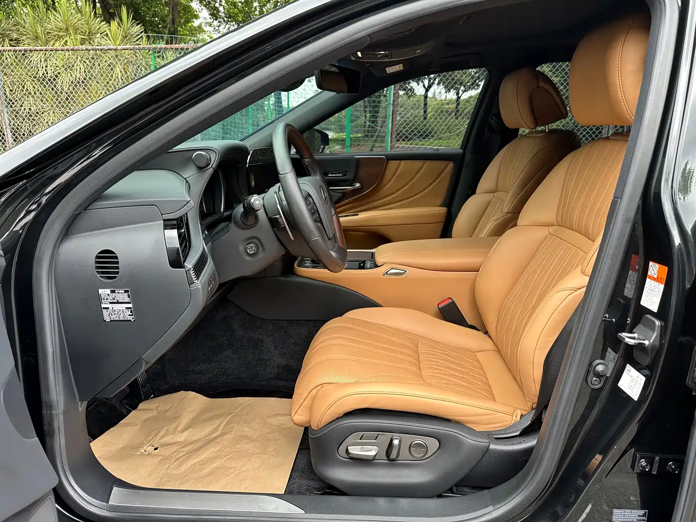 Lexus LS 2022 2021 500h Premium Edition