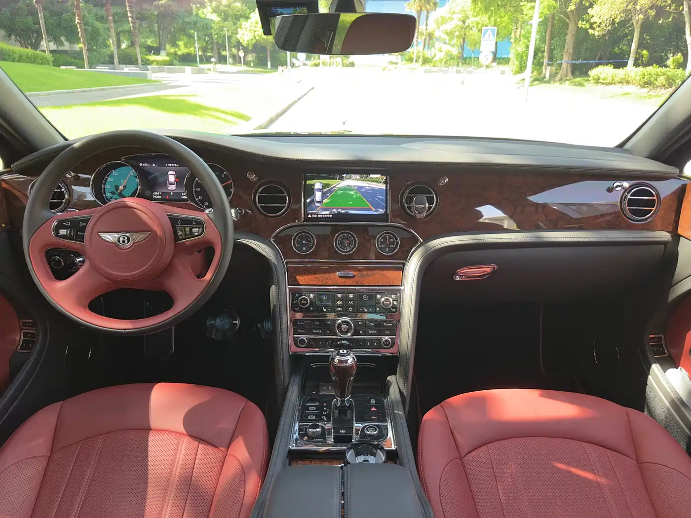 Bentley Mulsanne 2017 6.8T Long Wheelbase фото 22