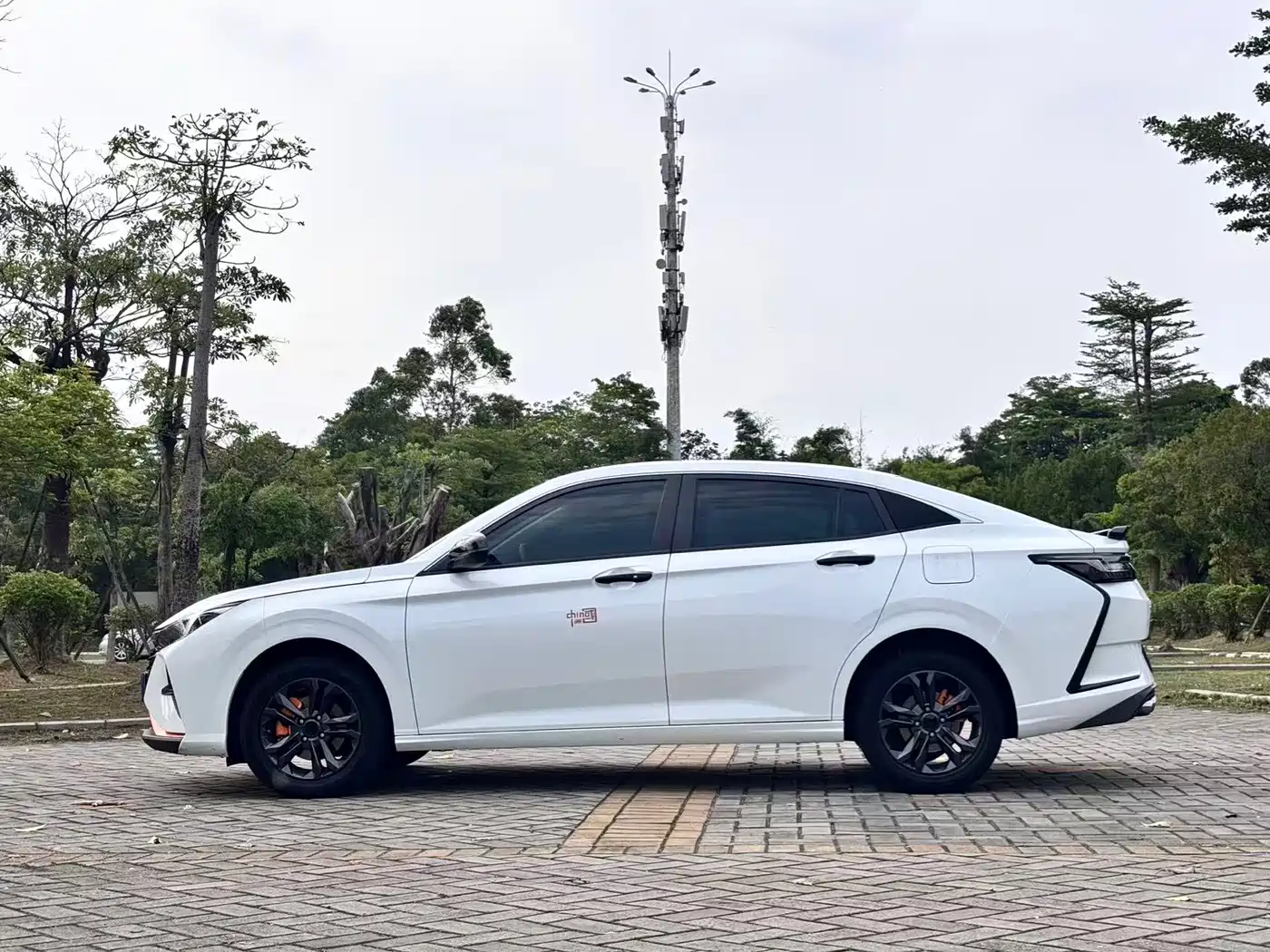 DONGFENG YI HYUN