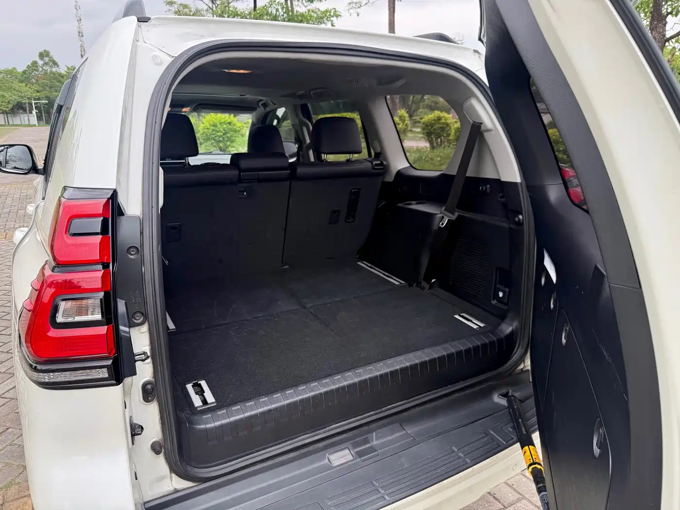Toyota Prado 2018 3.5L Automatic TX-L Rear-mounted Spare Tire фото 14