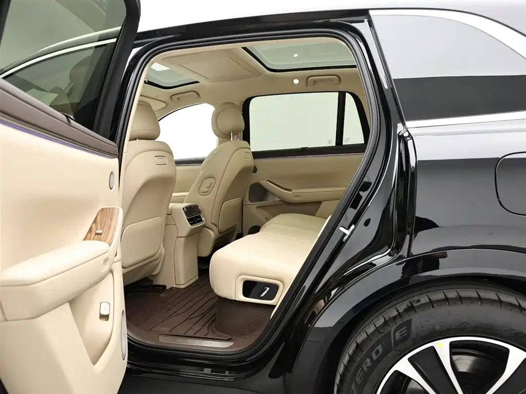 AITO Wenjie AITO M7 2026 Extended Range Max AWD 5-seater фото 14