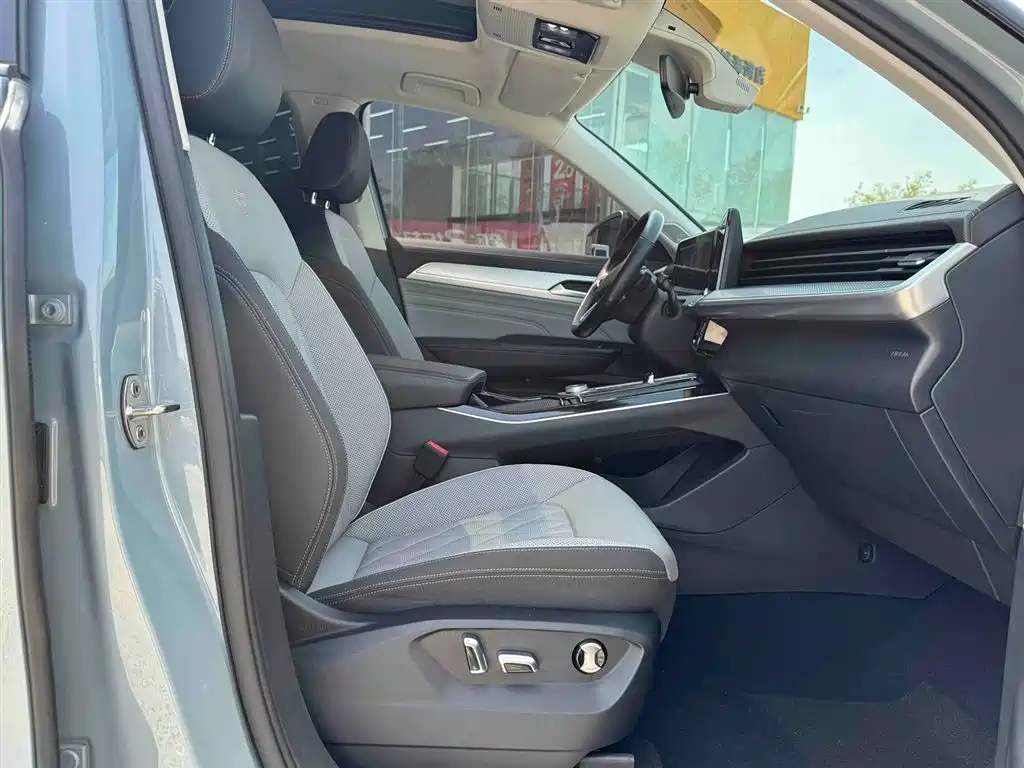 Volkswagen Talagon 2023 380TSI 4WD R-Line Launch Edition фото 7