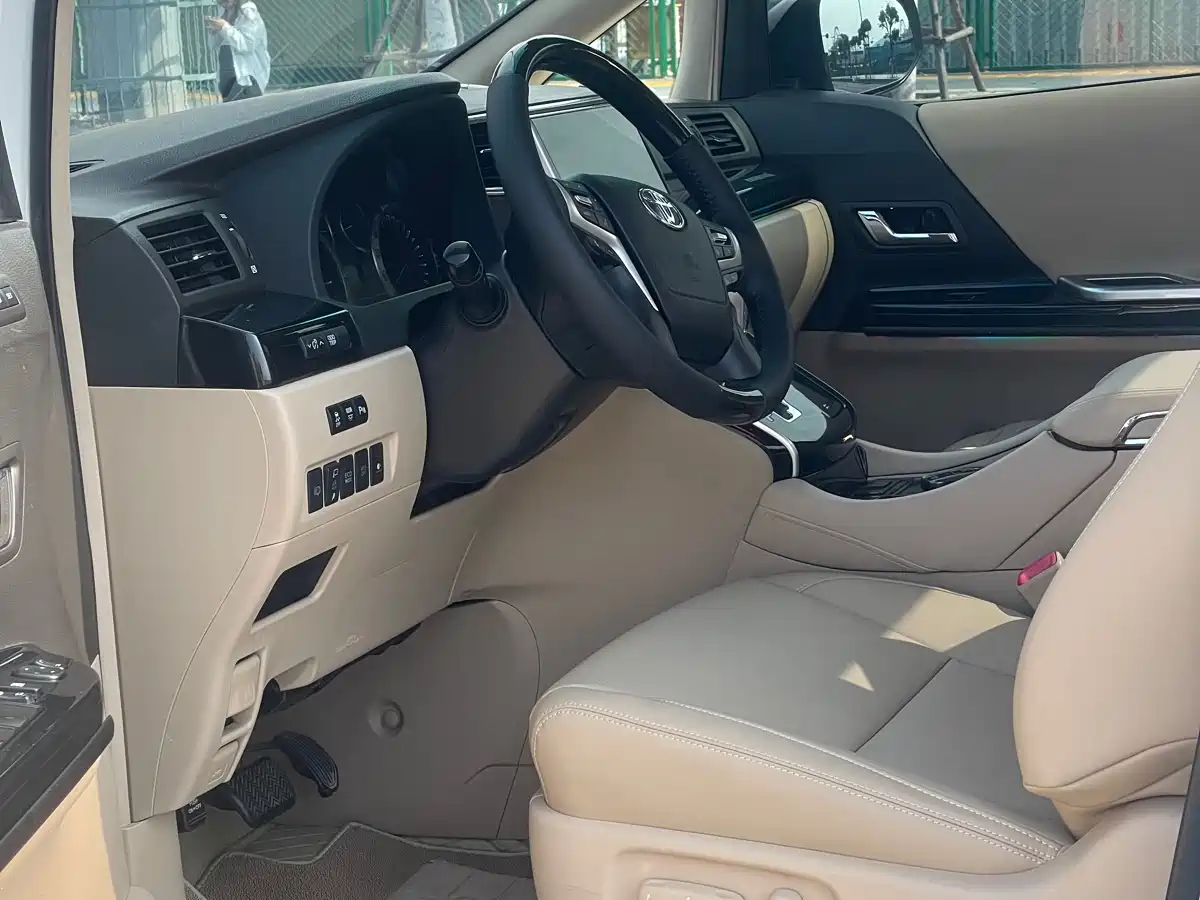 Toyota Alphard 2012 3.5L Luxury Edition фото 16