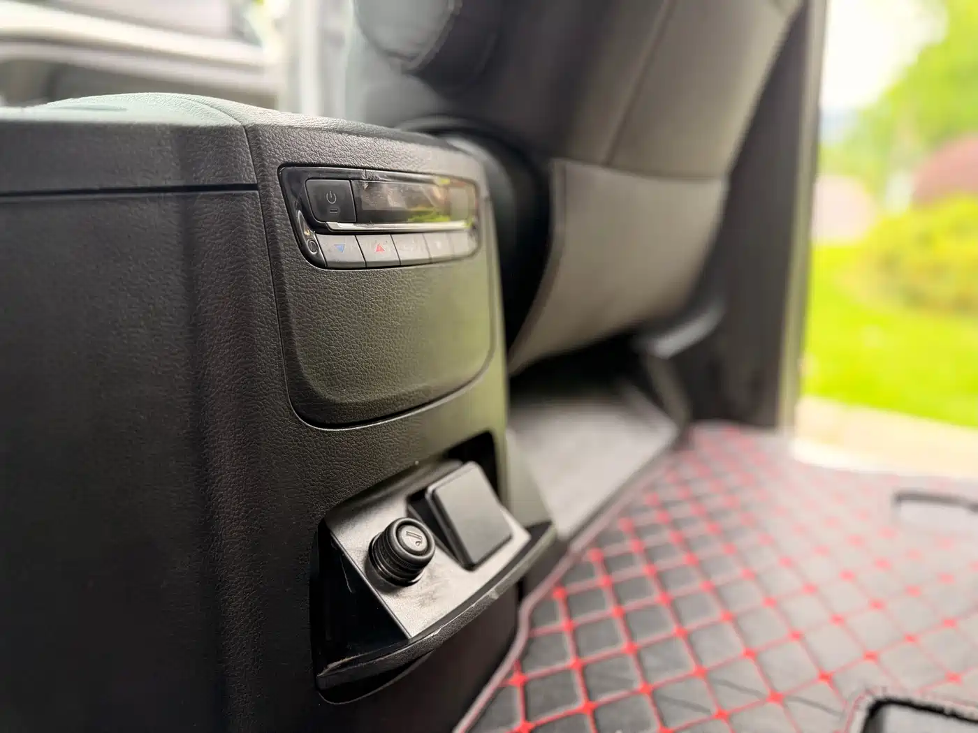 SAIC Maxus Maxus G20 2021 PLUS 2.0T Diesel Automatic Luxury Edition фото 27