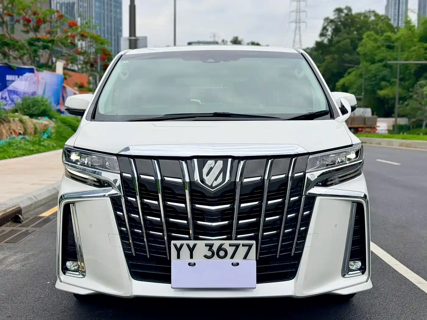 Toyota Alphard 2018 Facelift 3.5L Luxury Edition фото 2