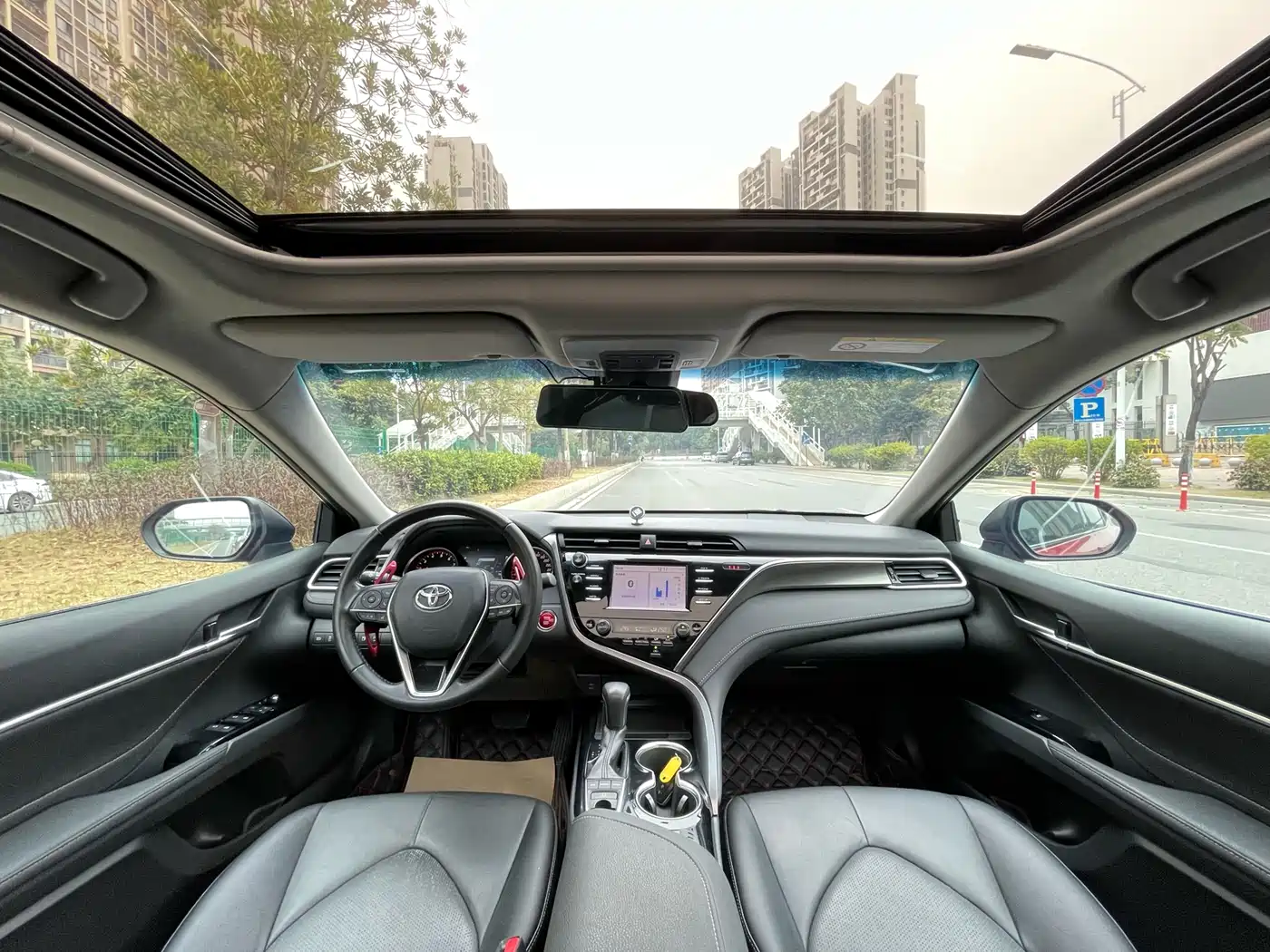 Toyota Camry 2018 2.5S Trend Edition фото 12