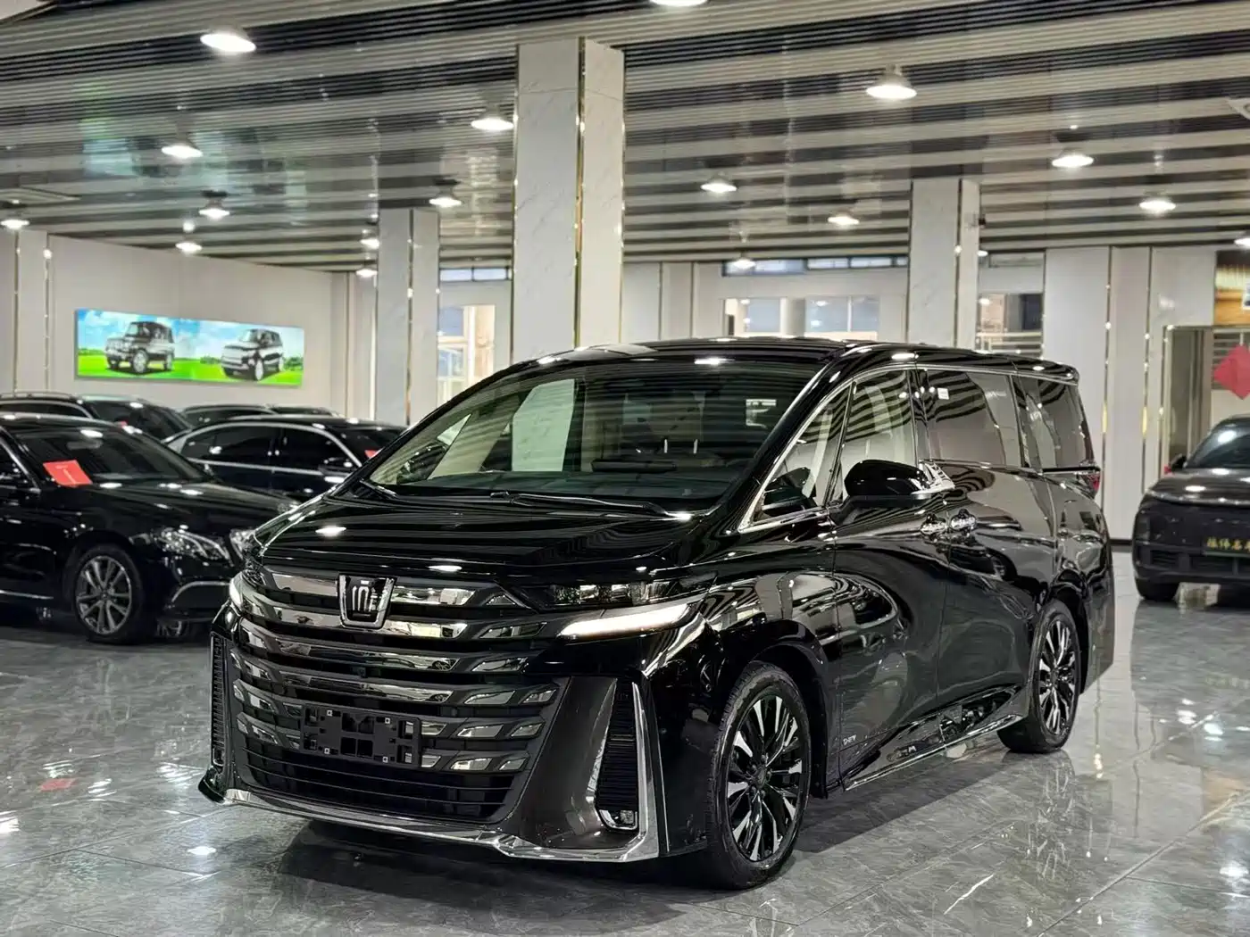 Toyota Vellfire 2024 Crown Hybrid 2.5L Executive Premium Edition