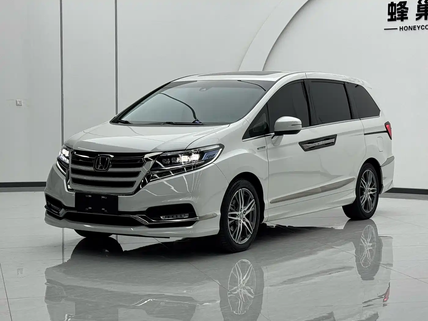 Honda Elysion 2019 2.0L Hybrid Luxury Edition