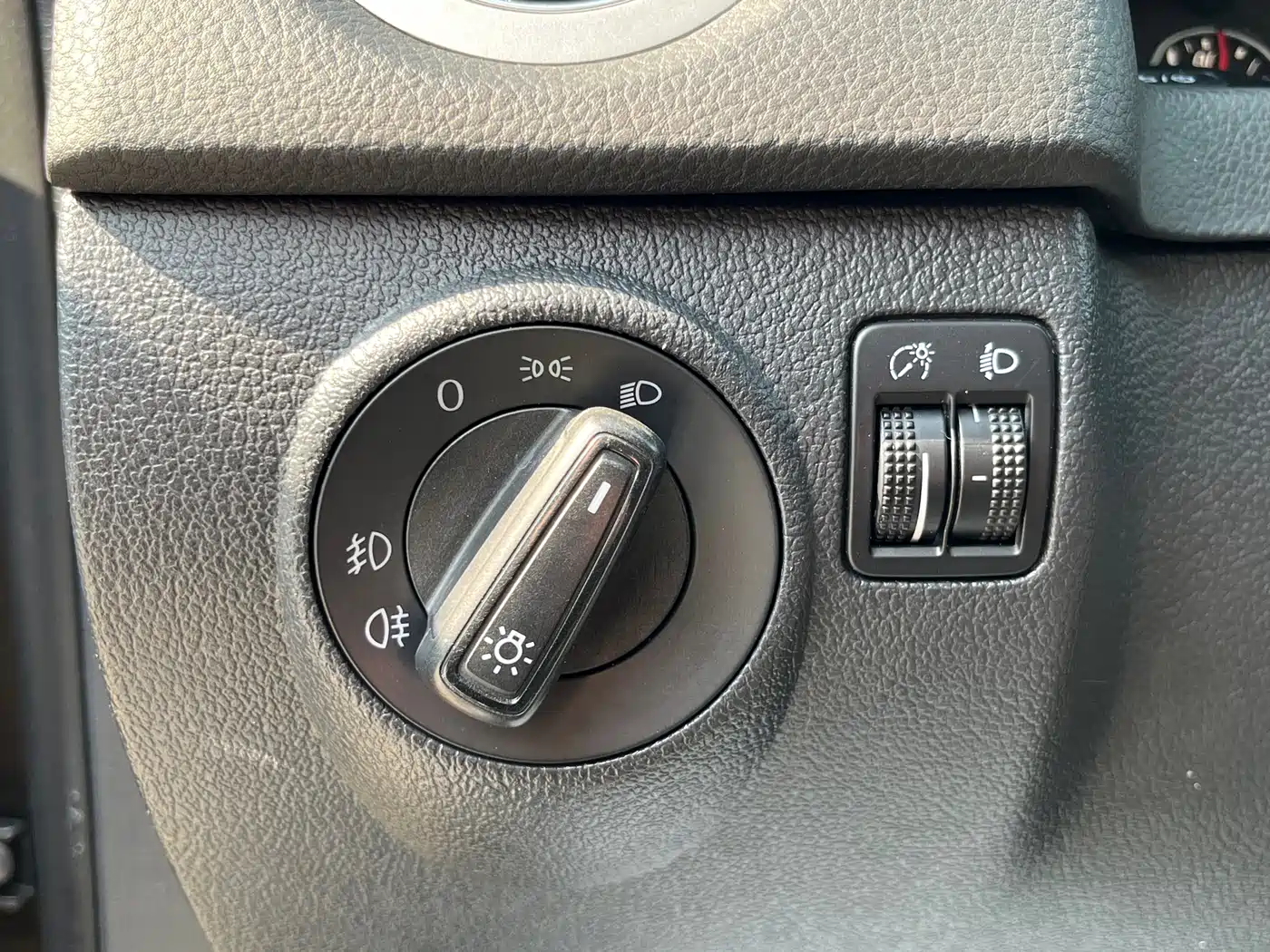 Volkswagen Tiguan 2016 Model 300TSI Automatic 4WD Trend Vision Edition фото 16