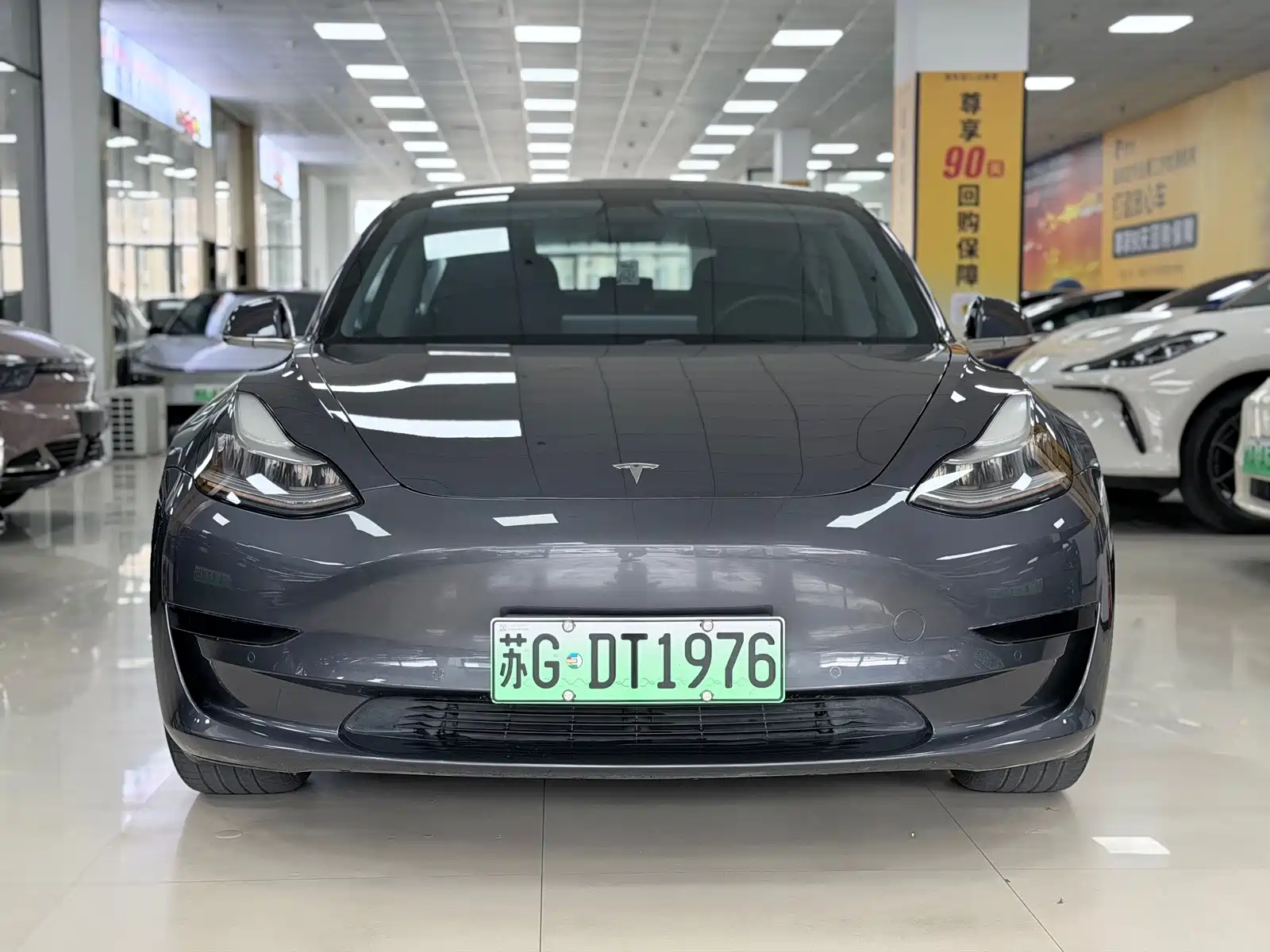 Фото 2 - Tesla Model 3