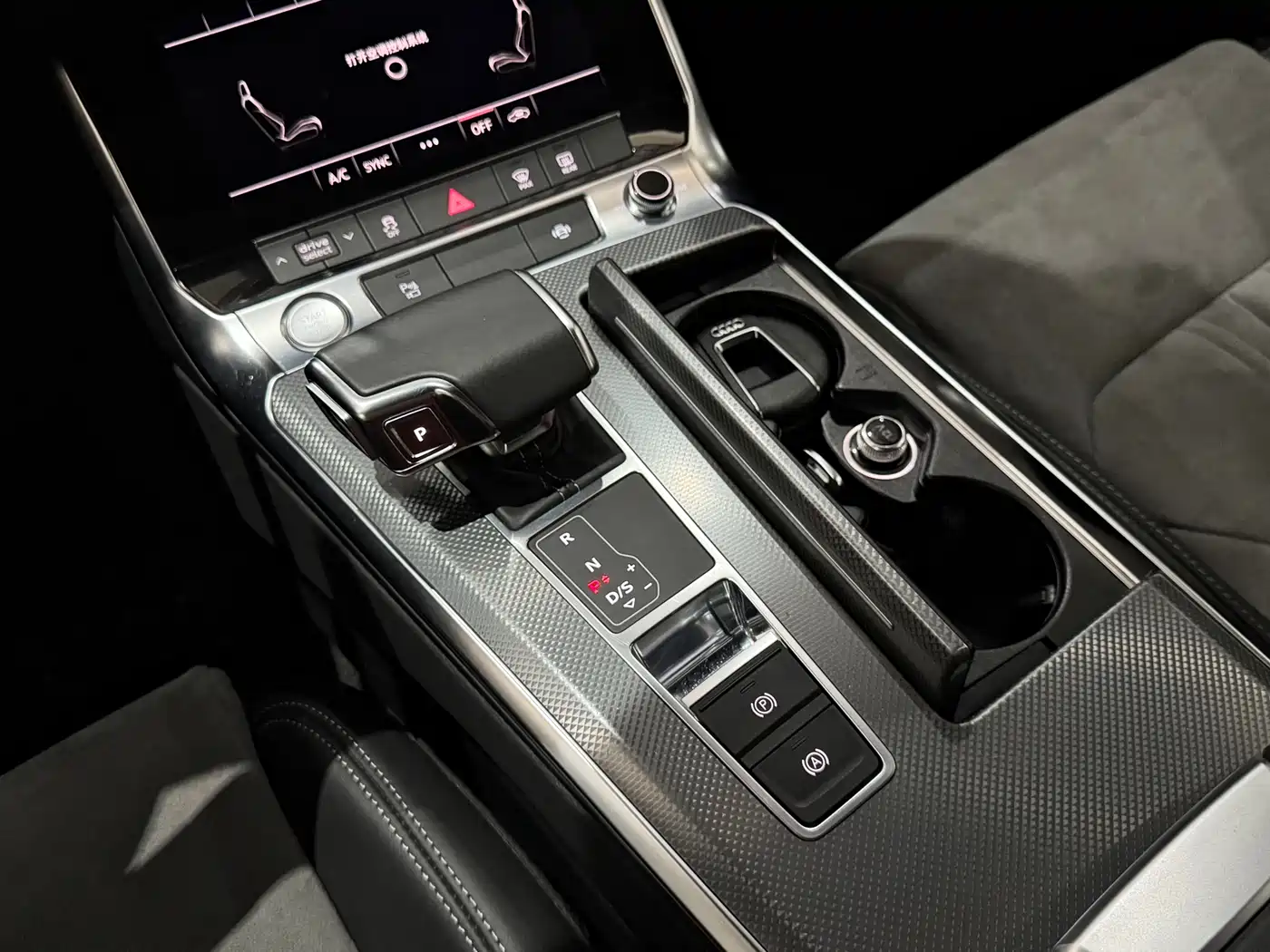 Audi A6L 2019 40 TFSI Luxury Dynamic фото 10
