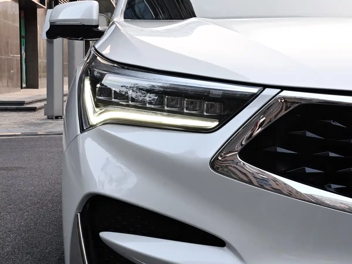 Photo 11 - Acura RDX