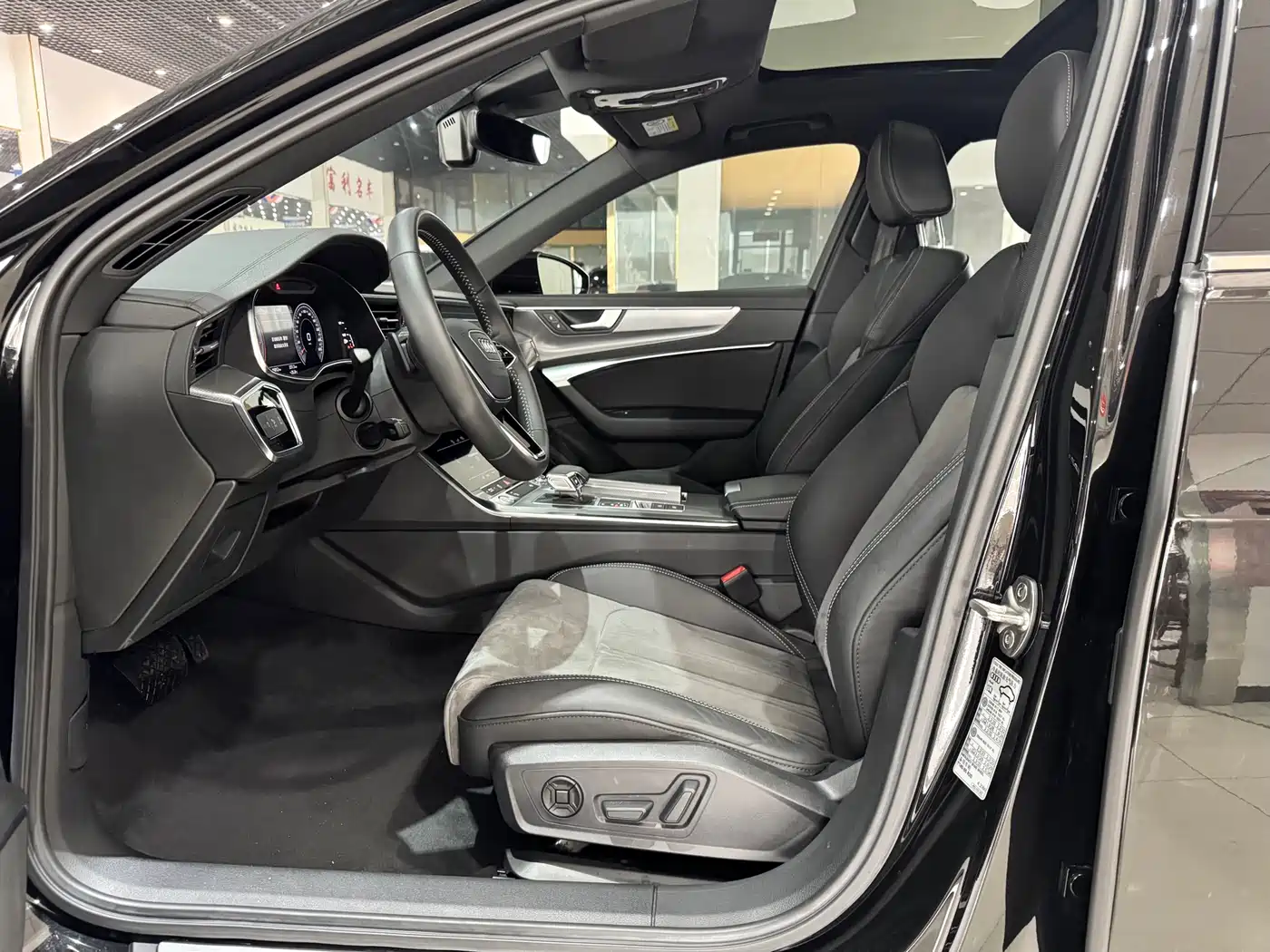 Audi A6L 2019 40 TFSI Luxury Dynamic фото 3