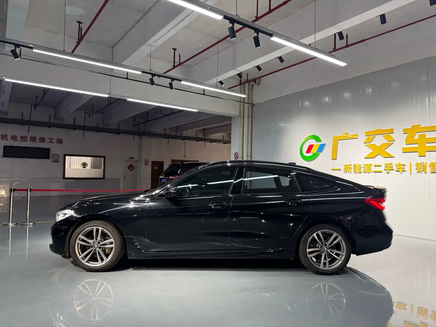 BMW 6 Series GT 2018 630i M Sport Package фото 7