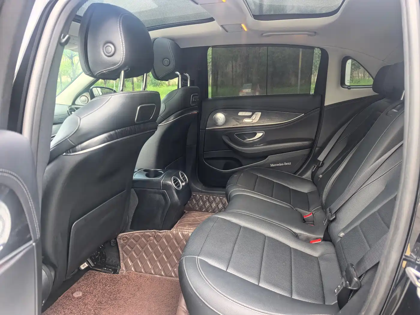 Фото 6 - Mercedes-Benz E-Class