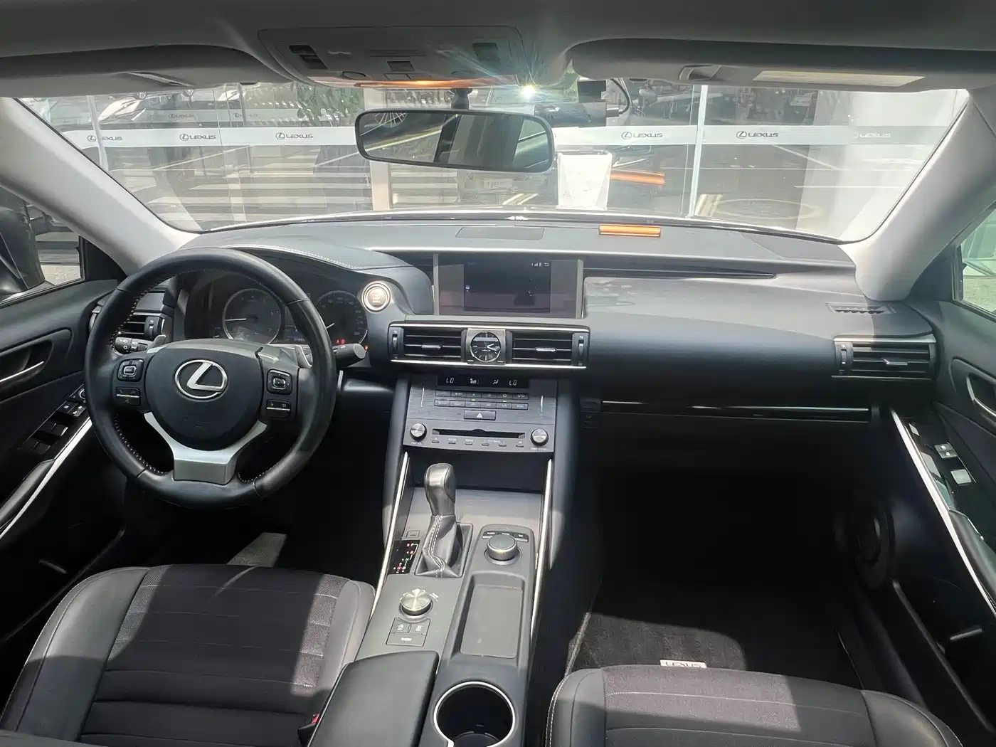 Lexus IS 2019 2017 300 Leading Edition