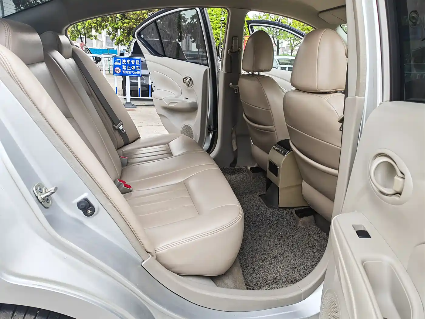 Nissan Sunny 2013 2011 1.5XE CVT Comfort Edition