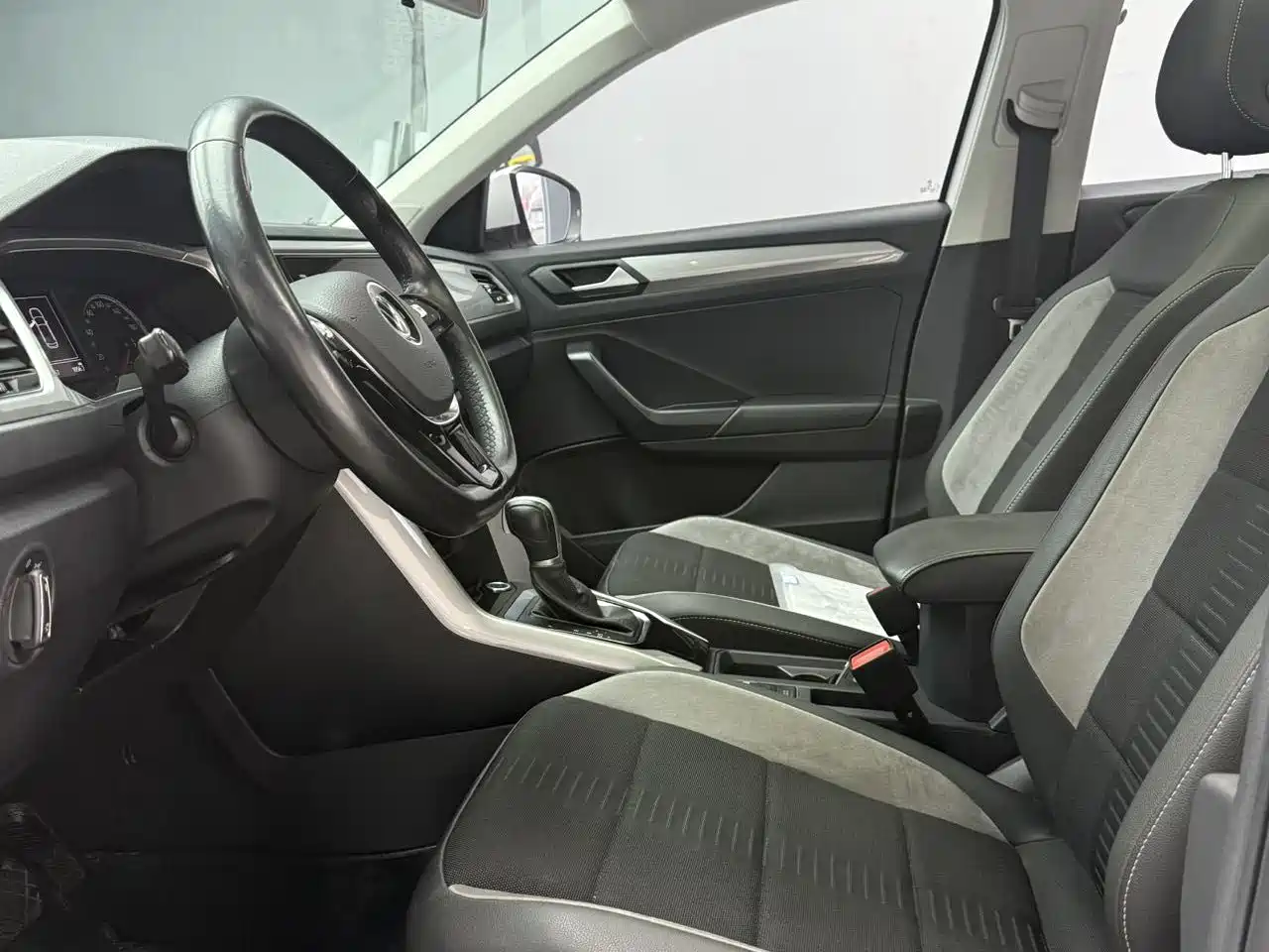 Volkswagen T-ROC 2022 280TSI DSG 2WD Elite PLUS фото 14