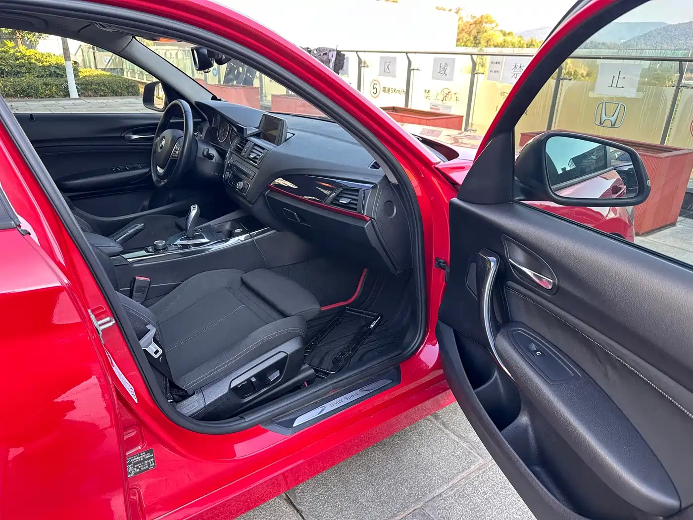 BMW 1 Series (Import) 2013 Facelift 118i Sport Model фото 23