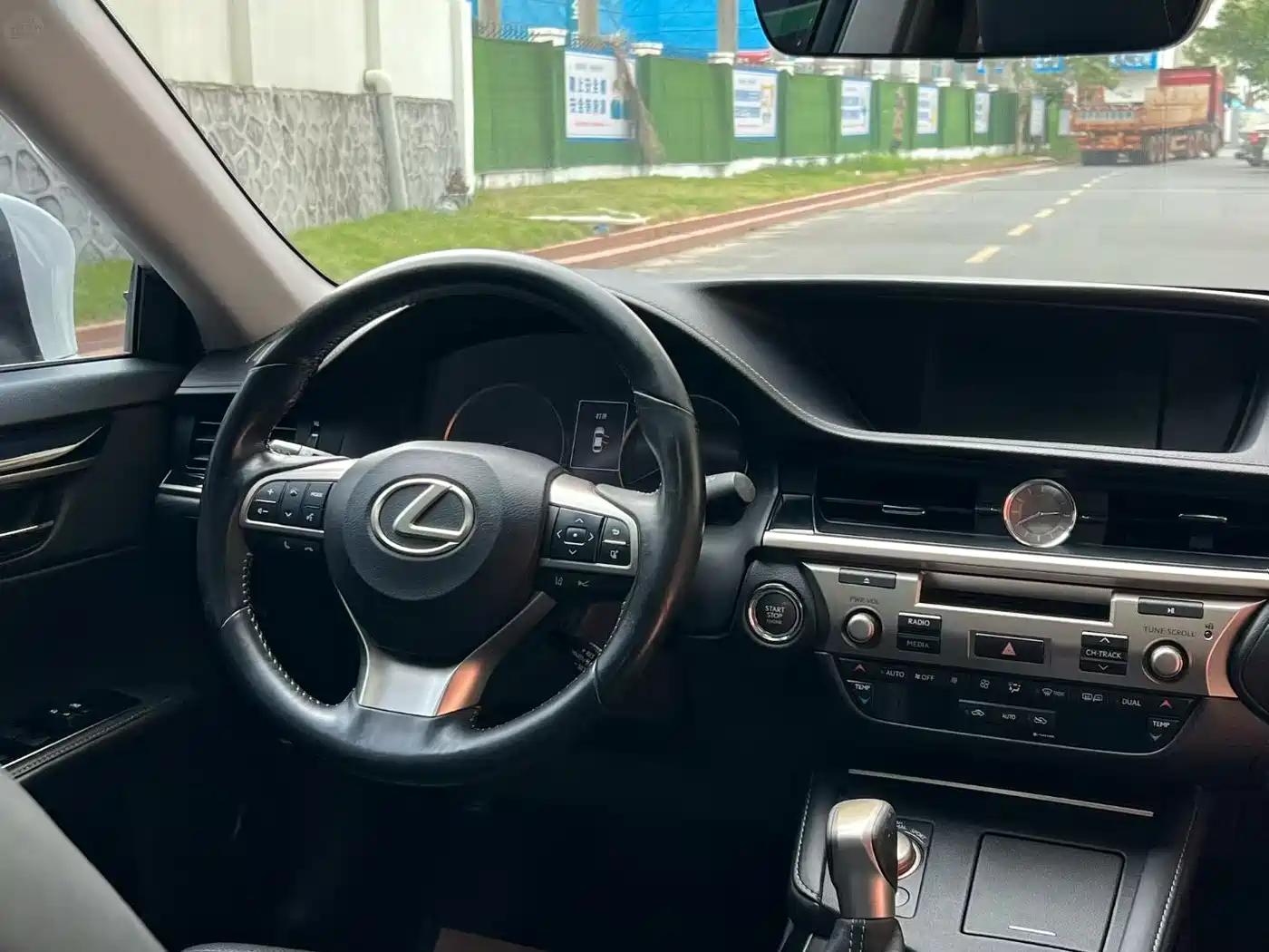 Lexus ES 2015 200 Elite Edition фото 5