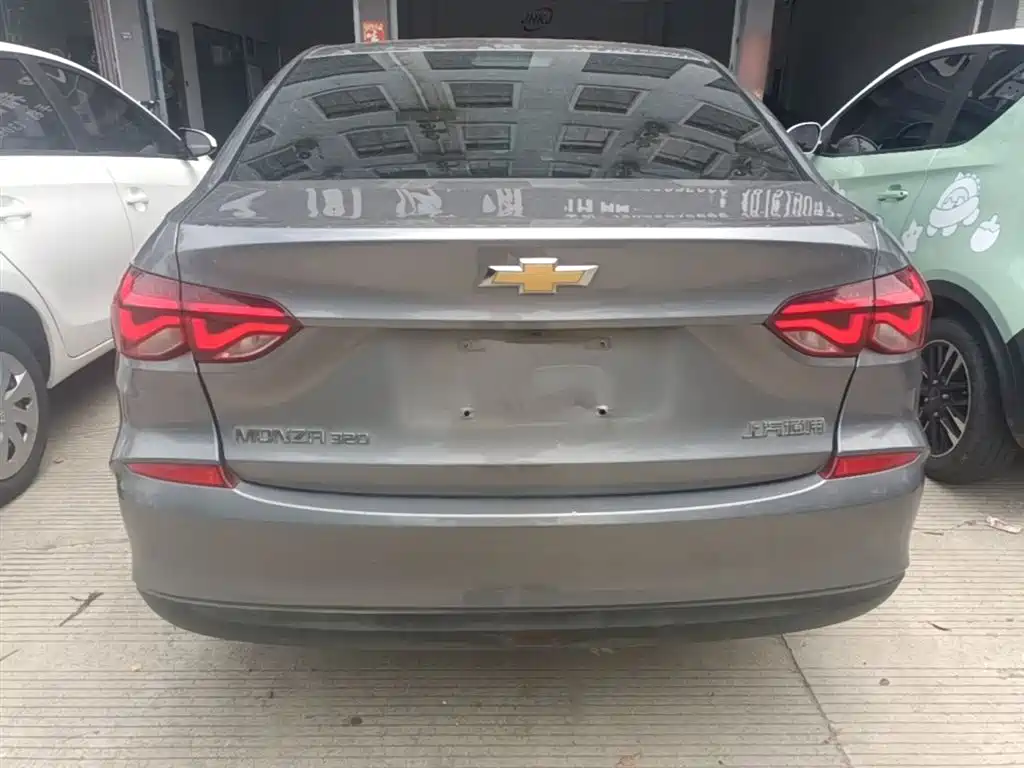 CHEVROLET CRUZE
