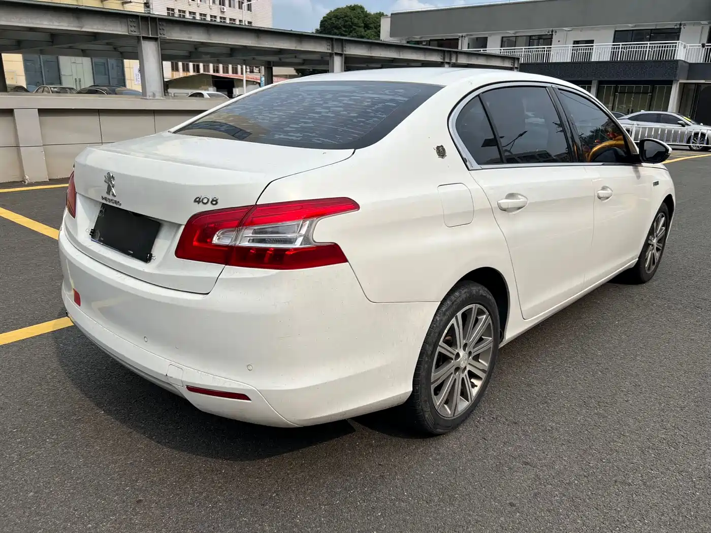 Peugeot 408 2016 1.6T Automatic Luxury Edition фото 9