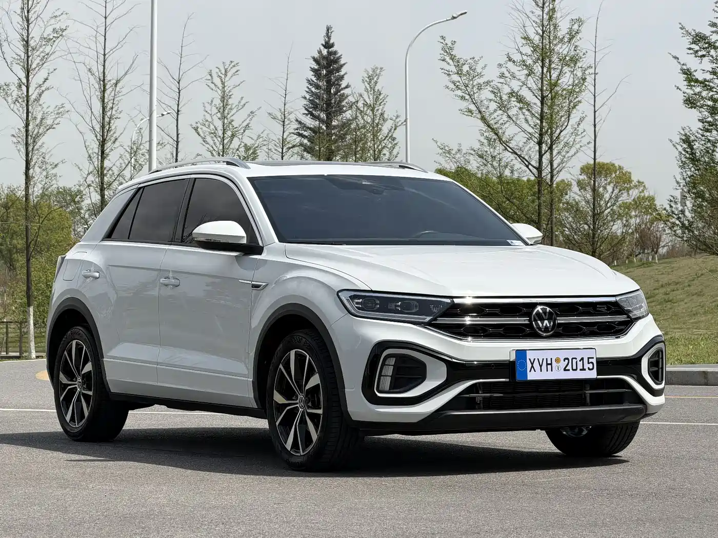 Volkswagen T-ROC 2024 300TSI DSG 2WD Morning Light Edition фото 3