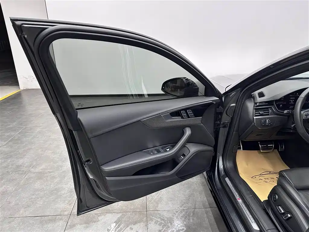 Audi A4L 2024 40 TFSI quattro RS Kit Speed Edition фото 6