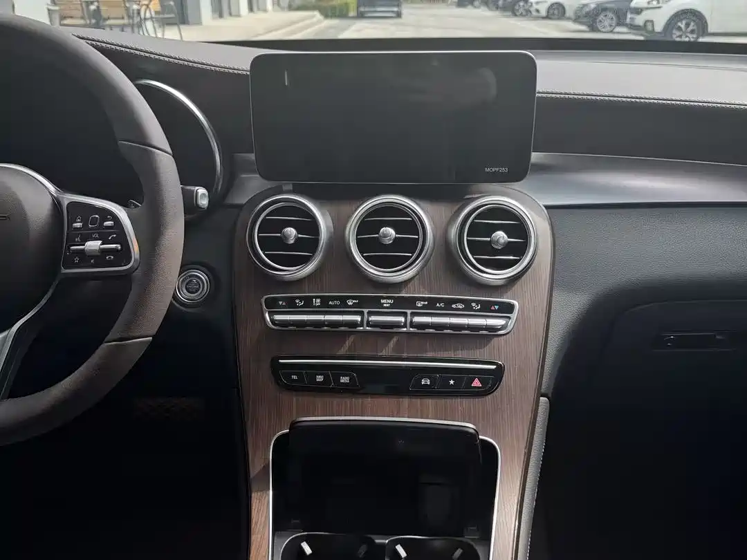 Mercedes-Benz GLC 2021 GLC 300 L 4MATIC Sporty фото 25
