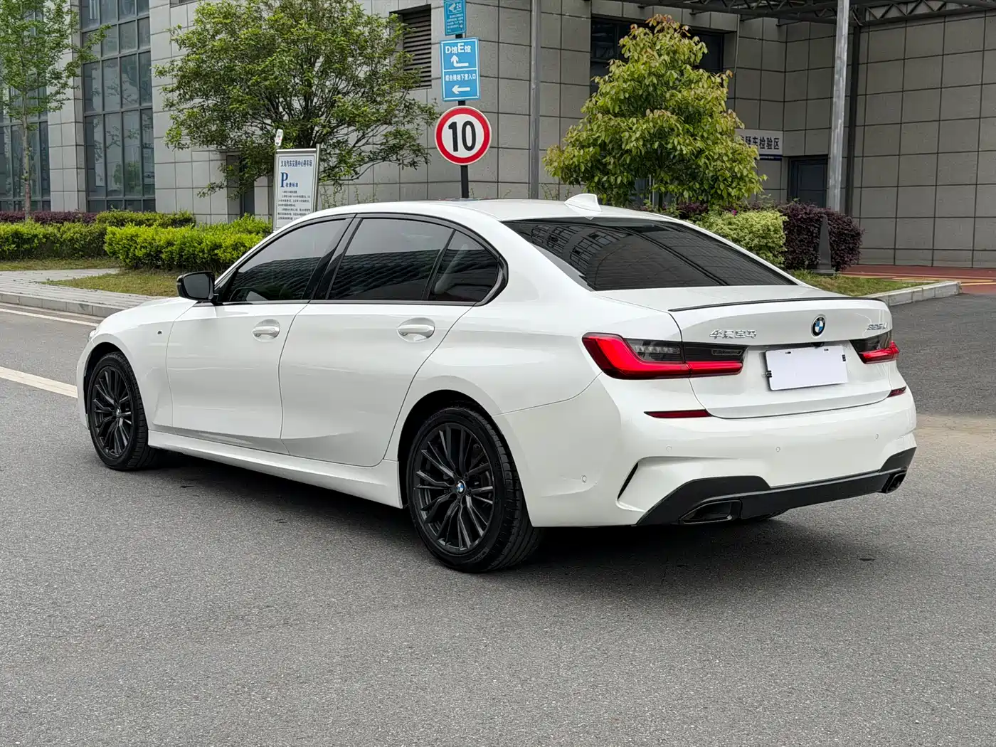 BMW 3 Series 2020 325Li M Sport Black Night Package фото 4