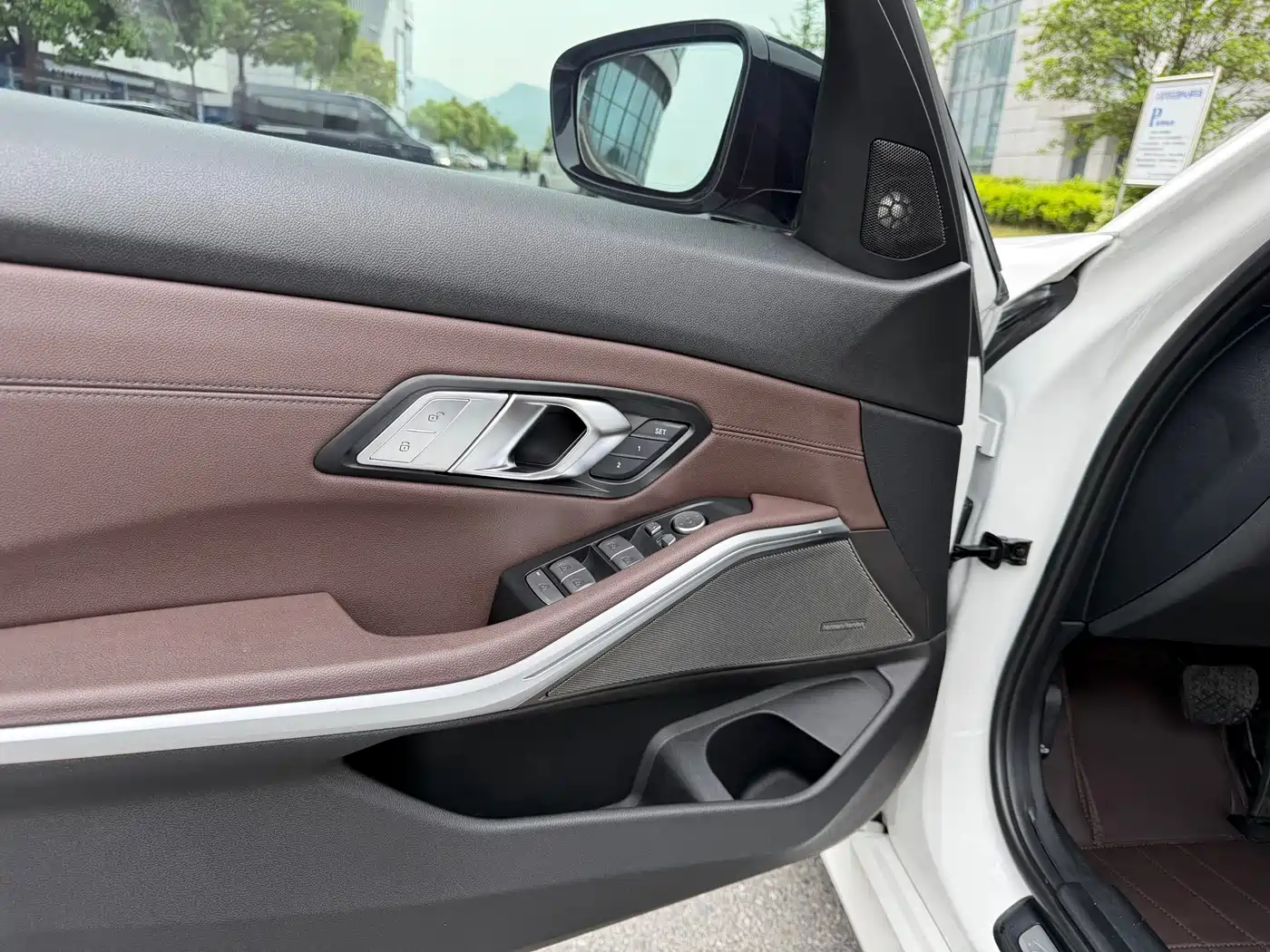 BMW 3 Series 2020 325Li M Sport Black Night Package фото 8
