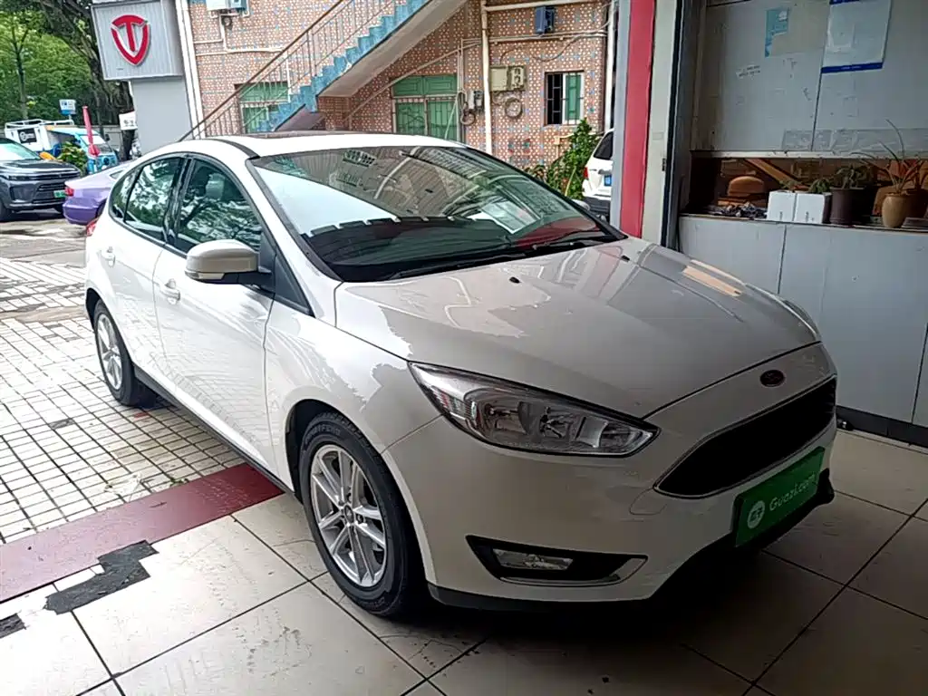 Фото 4 - Ford Focus