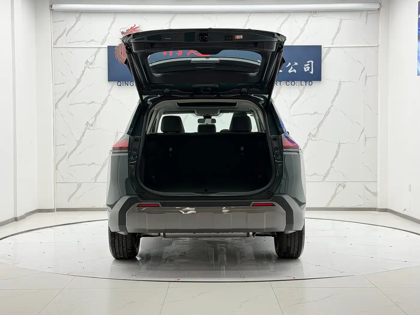Фото 9 - Toyota RAV4