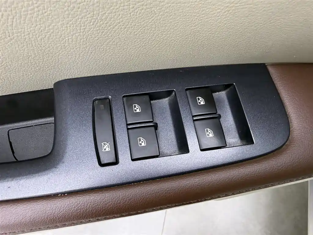 Buick GL8 2018 28T Luxury Model China VI фото 17