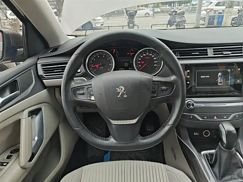 Peugeot 408 2014 1.8L Automatic Luxury Edition фото 11
