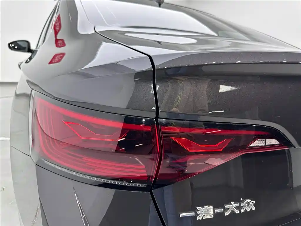 Volkswagen Sagitar 2023 300TSI DSG Surpassing Edition фото 28