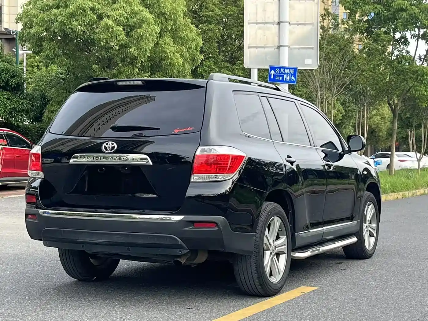 Toyota Highlander 2012 2.7L 2WD 7-Seater Luxury Edition фото 6