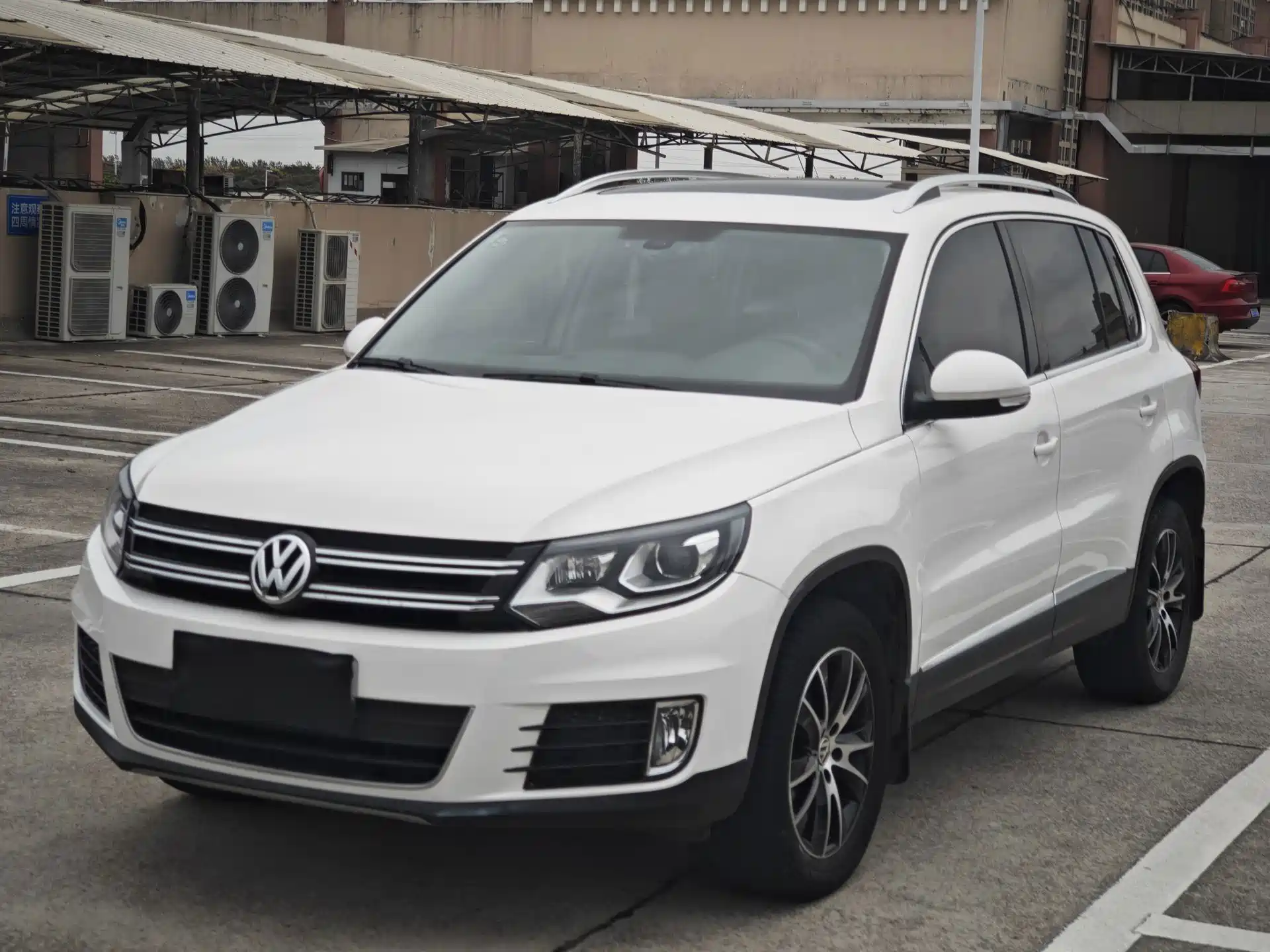 Photo 1 - Volkswagen Tiguan