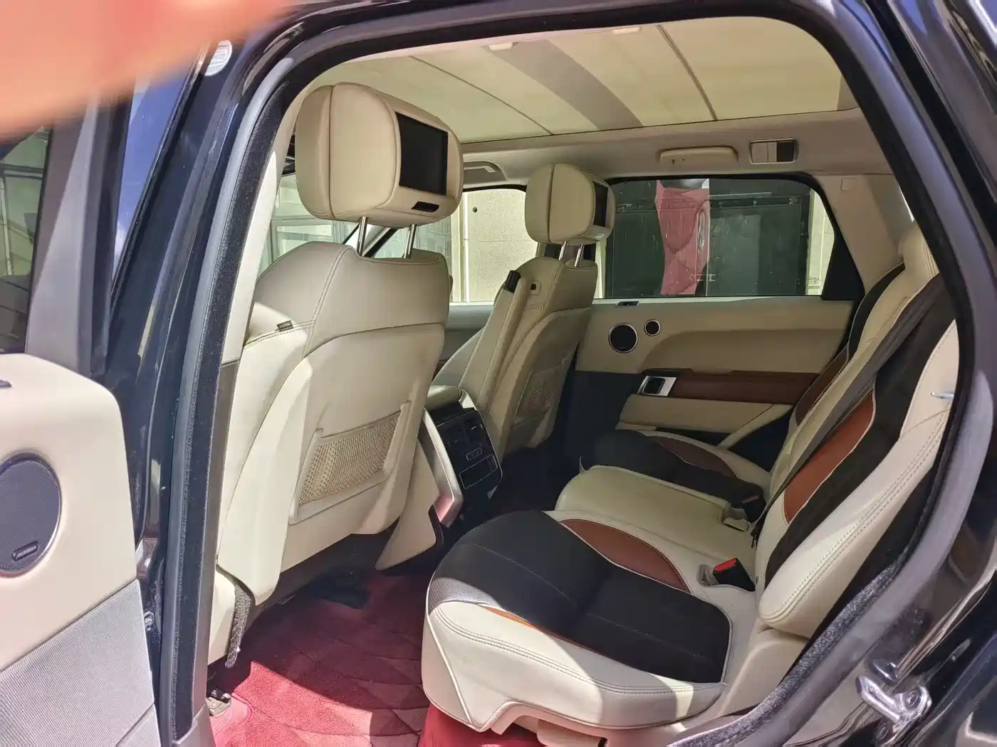 Land Rover Range Rover Sport 2014 3.0 SC V6 Trendsetting Genesis Edition фото 4