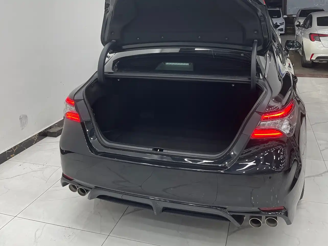 Toyota Camry 2022 2.0S Knight Edition фото 29